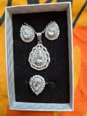 Signity diamond Set
